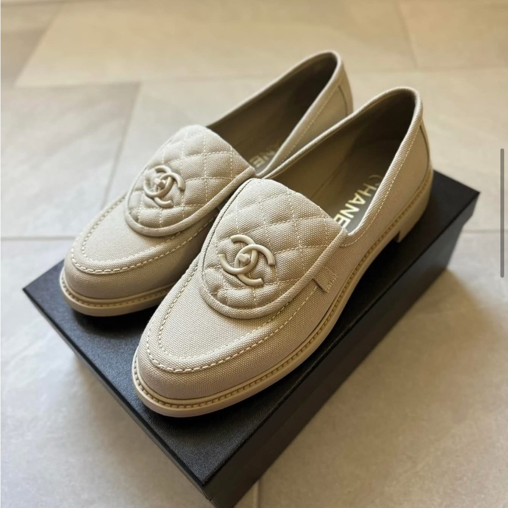 Chanel 23S Turnlock Quilted Canvas Loafers 40.5 - Picture 6 of 8